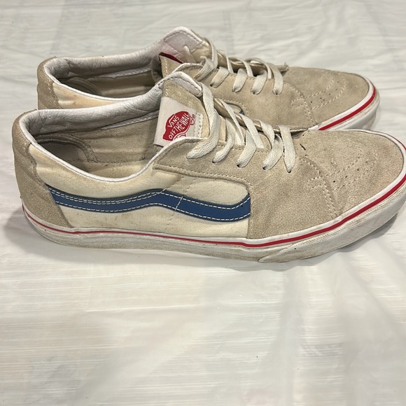 Vans - Picture 4 of 5